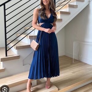 Abercrombie Fitch Satin Giselle Pleated Cutout Maxi Dress navy blue Small